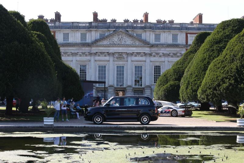 LEVC TX Makes Royal Palace Debut At Concours Of Elegance 2018
