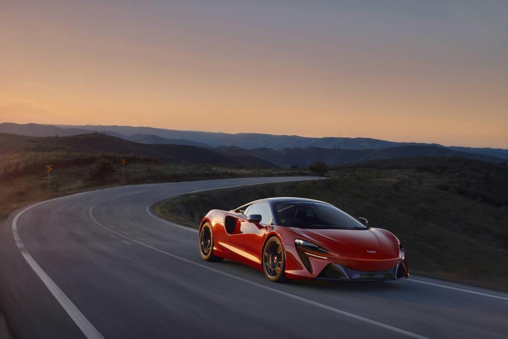 McLaren Americas and Chase Auto announce bespoke financial services relationship for supercar customers