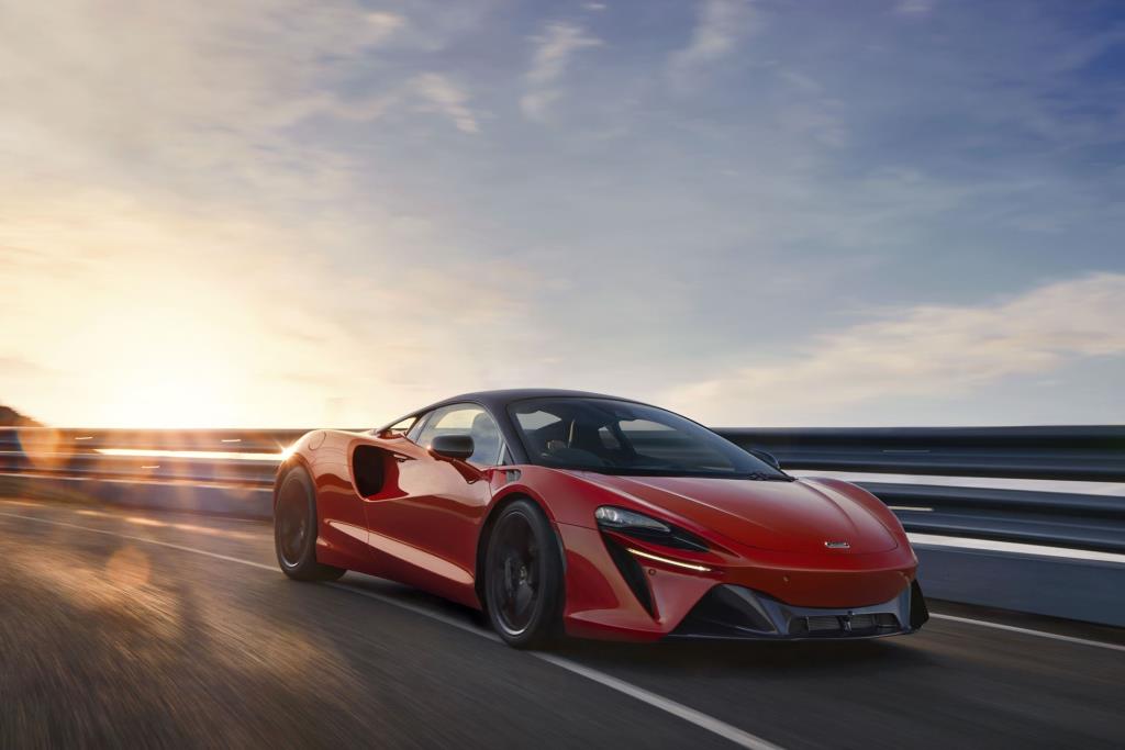 McLaren Automotive and engine-supplier Ricardo announces long-term new V8 engine supply partnership for future high-performance hybrid powertrains