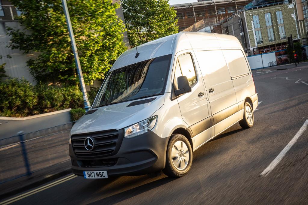 Advanced Technology Sets The New Sprinter Apart At Auto Express Awards