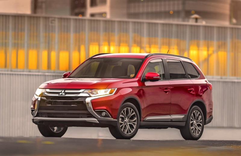 2016 MITSUBISHI OUTLANDER NAMED ONE OF KELLEY BLUE BOOK'S KBB.COM MOST AFFORDABLE THREE-ROW VEHICLES
