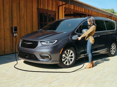 Mopar Introduces New At-home Plug-in Wall Chargers for Jeep® 4xe Models and Chrysler Pacifica