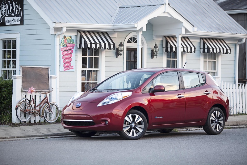 NISSAN CELEBRATES 30,000 LEAF SALES IN 2014, BEST YEAR EVER FOR SALES OF ANY PLUG-IN VEHICLE