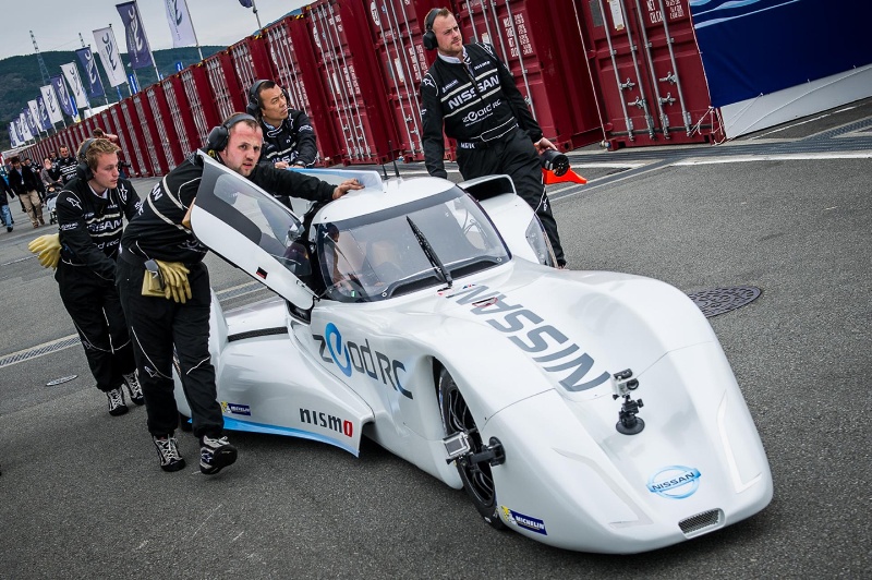 NISSAN ZEOD RC HITS THE TRACK FOR JAPANESE FANS AT FUJI