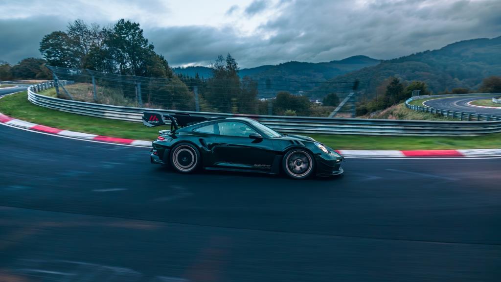 911 GT3 RS and 911 GT2 RS Manthey Kits Now Offered in U.S.