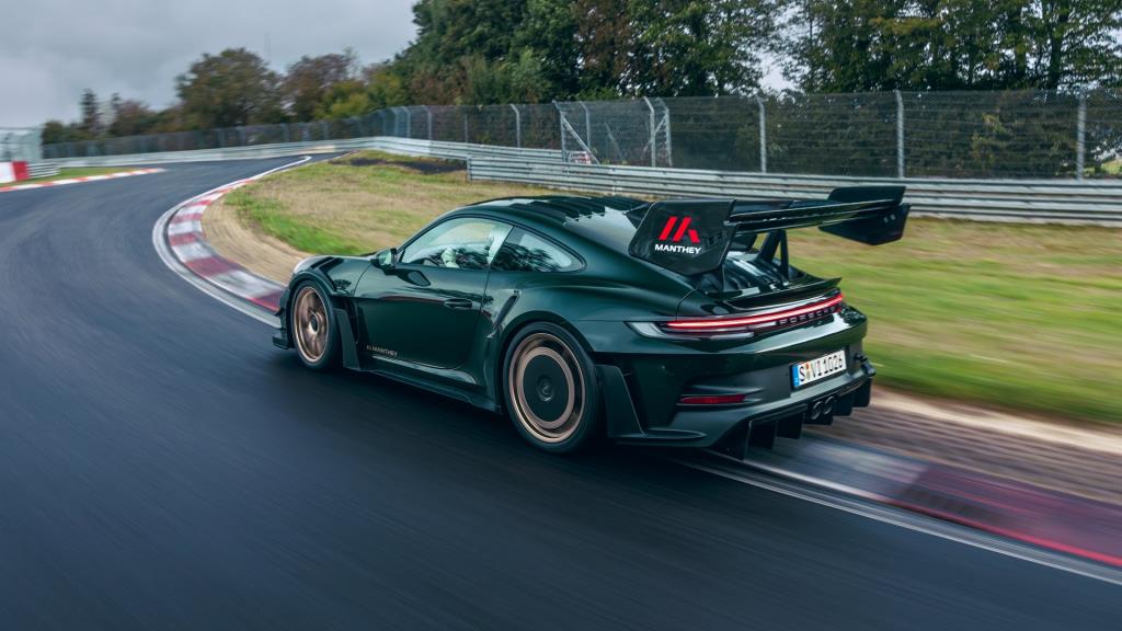 911 GT3 RS and 911 GT2 RS Manthey Kits Now Offered in U.S.