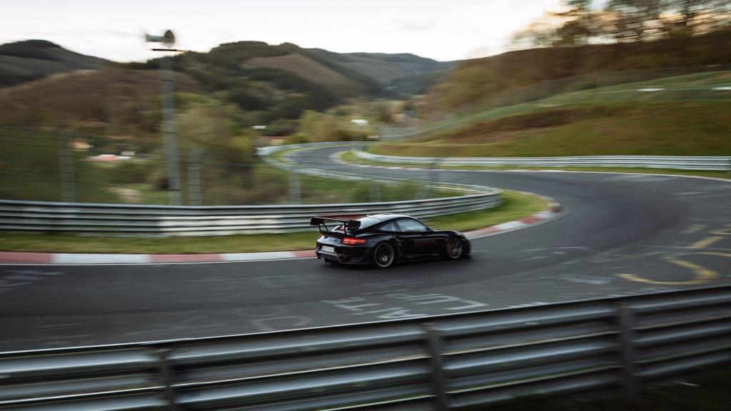 911 GT3 RS and 911 GT2 RS Manthey Kits Now Offered in U.S.