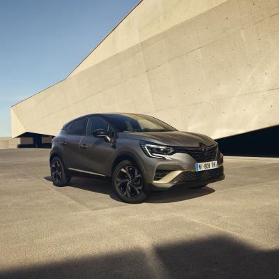 Renault expands its 30-day 'Fast Track' delivery service with the availability of new top-of-the-range Arkana full hybrid