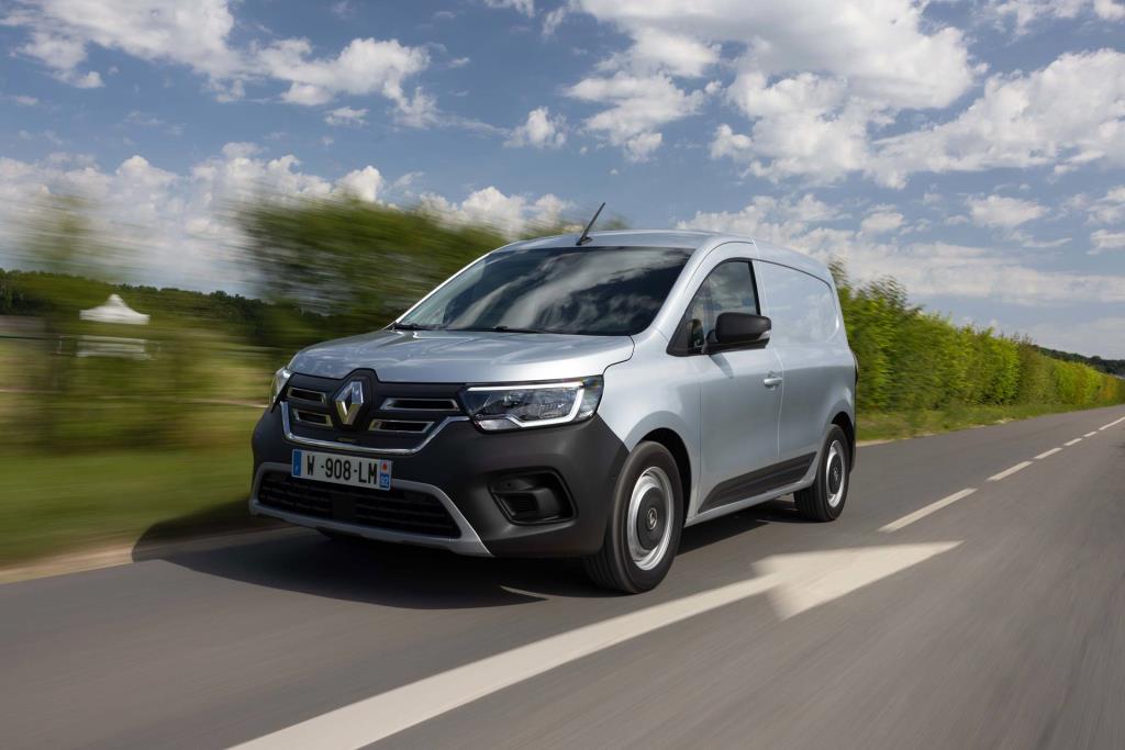 Ziek persoon evalueren houder Renault PRO+ range streamlined for 2023 model year with new trim lines and  price reductions - Concep