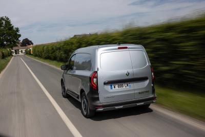 Ziek persoon evalueren houder Renault PRO+ range streamlined for 2023 model year with new trim lines and  price reductions - Concep