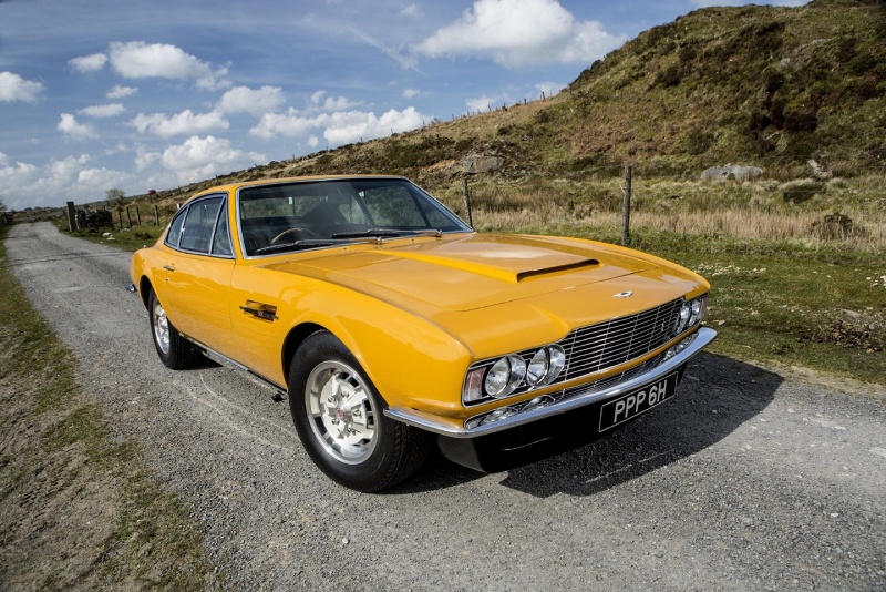 ROGER MOORE'S ASTON MARTIN DBS AT ‘SALUTE TO STYLE' AT THE HURLINGHAM CLUB