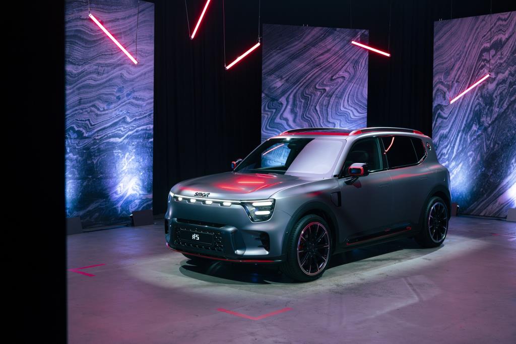Made to stand out: World Premiere of the smart #5 BRABUS