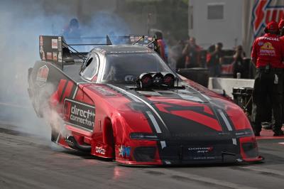 Stewart Has Solid Debut as Top Fuel 'Rookie' at NHRA Gatornationals, Hagan Takes Dodge//SRT Hellcat to Funny Car Quarterfinals