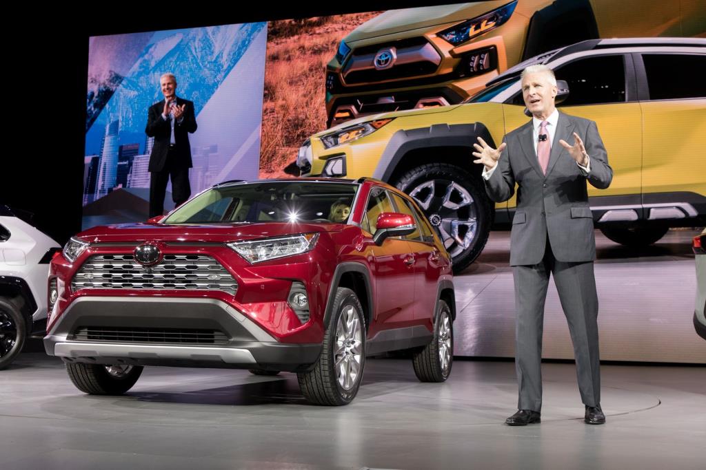 Toyota Unveils Tech-Laden And Sporty Fifth-Generation RAV4