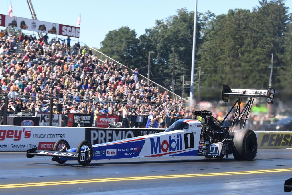 TSR Dodge//SRT Racers Pruett, Hagan Miss by Inches At Rain-Delayed Pep Boys NHRA Nationals