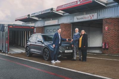 UK customer collects landmark 10,000th Volkswagen Tiguan R at race-inspired handover