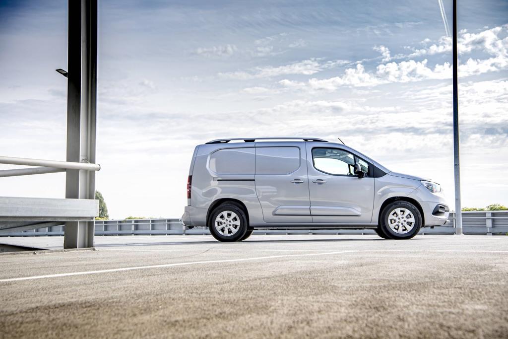 All-new Vauxhall Combo-e named Van of the Year by What Car?