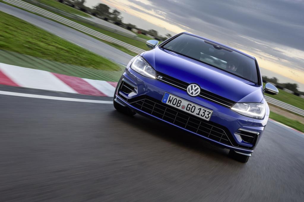 Volkswagen R Powers Passenger Rides At Speedmachine