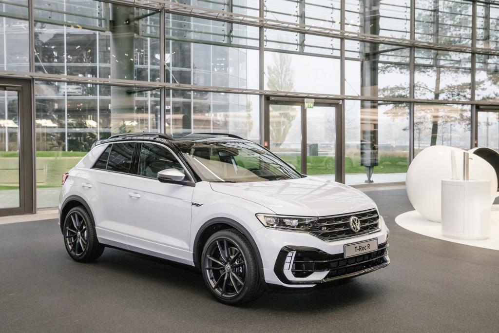 Handover Of The First Volkswagen Troc R In The Autostadt To