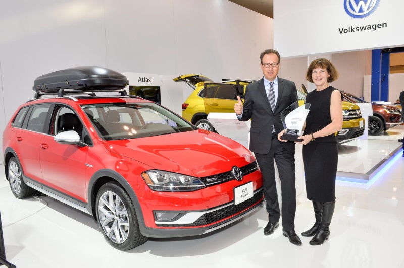 Volkswagen Golf Alltrack Named 2017 Canadian Car Of The Year