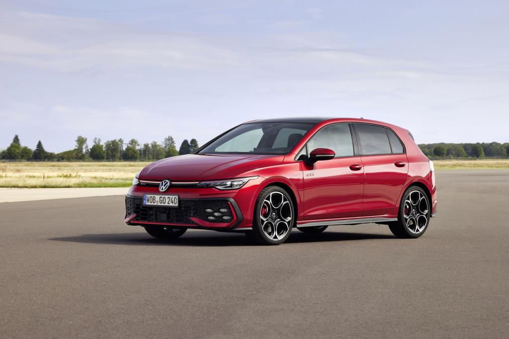 World premiere to mark the 50th anniversary: the new Golf is more attractive, intelligent and efficient than ever before