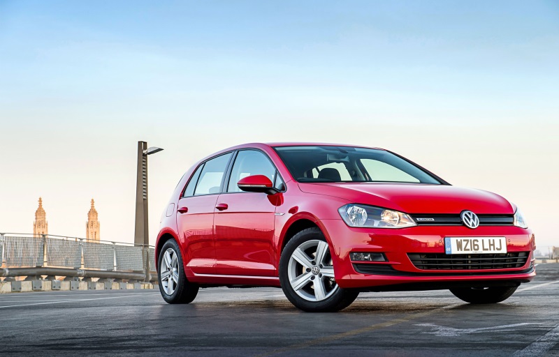 VOLKSWAGEN ENHANCES THE APPEAL OF ITS PERENIALLY POPULAR GOLF HATCH