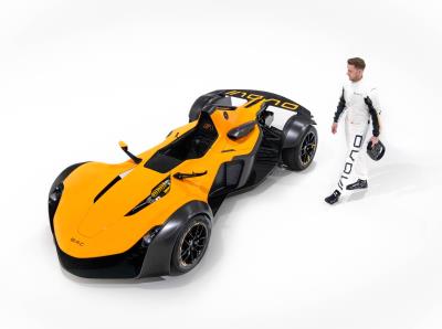 BAC and Sabelt join creative forces to launch a full range of high-tech motorsport wearables